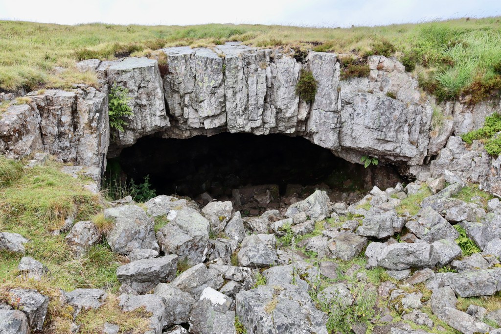 Chartist Cave and Llangynidr Moor: A Historical Hike in Brecon&nbsp;Beacons
